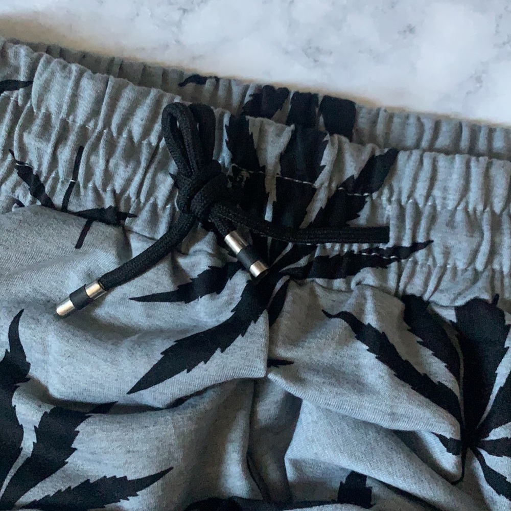 Weed Pattern Joggers - Picture 4 of 8